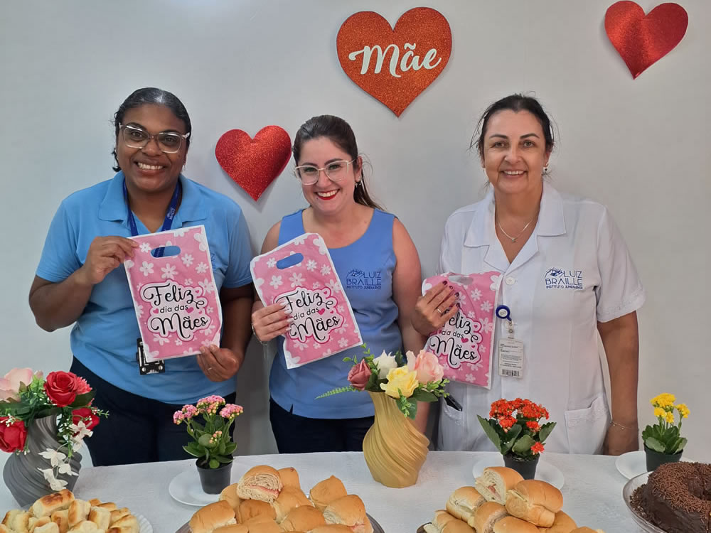 CAF� DA TARDE EM HOMENAGEM AO DIA DAS M�ES